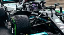 Hamilton nog steeds over de zeik op Mercedes