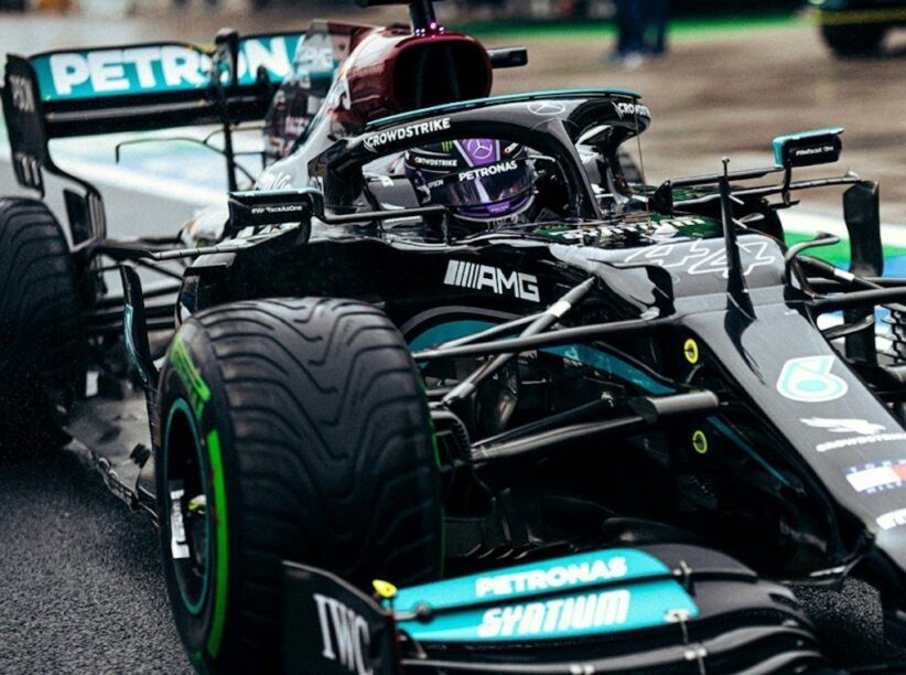 Hamilton nog steeds over de zeik op Mercedes