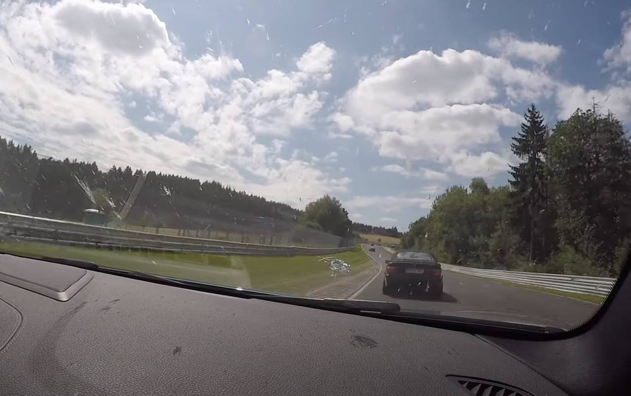 Video: BMW M2 remmen staken bij 200 km/u