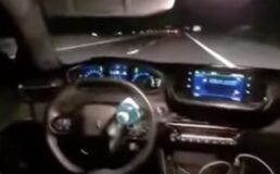 Video: stoer doen achterin je zelfrijdende Peugeot 508..