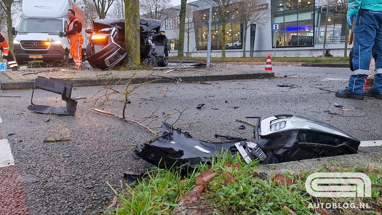 Audi A8 crash Enschede