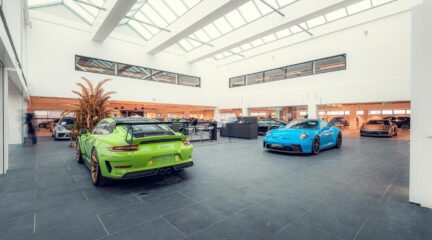 Porsche, Lamborghini en Bentley Rotterdam opent deuren