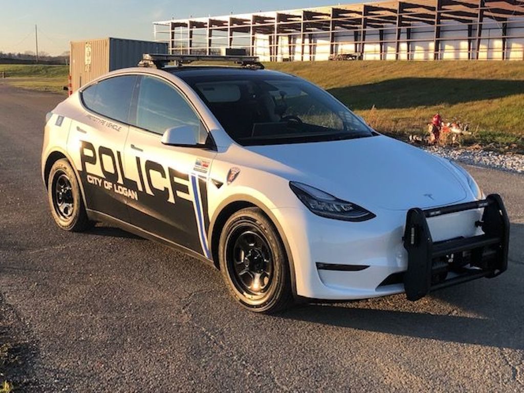 Tesla Model Y politieauto