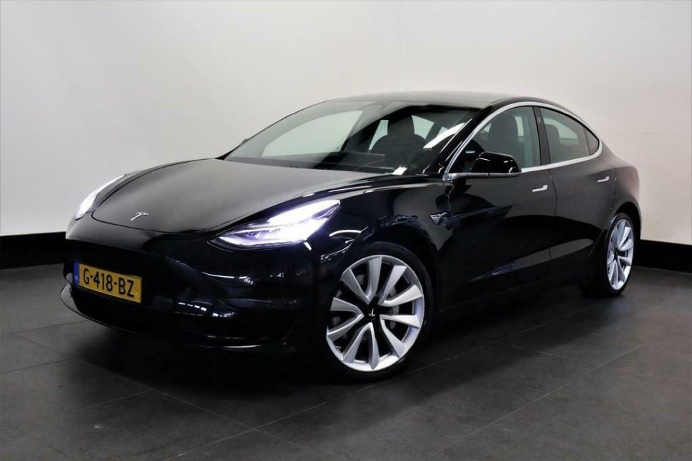 voorkant partij bewijs Deze Tesla Model 3 occasion reed 100.000 km per jaar - Autoblog.nl