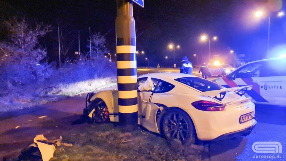 Cayman GT4 crasht