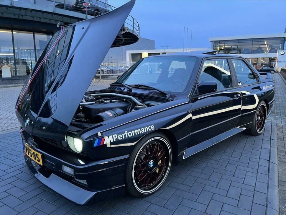 Dure BMW M3 E30 occasion heeft verrassing onder de - Autoblog.nl