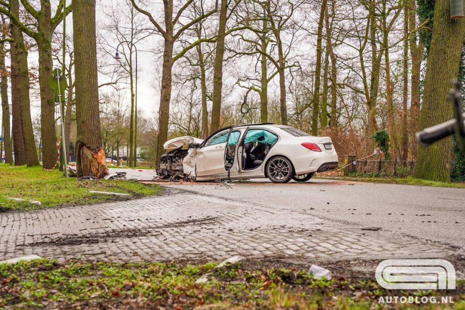 Mercedes-AMG C43 crash