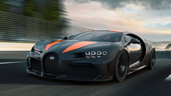 Politie zet Bugatti Chiron Super Sport 300+ aan de kant [video]