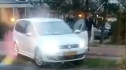 Video: ruzie A'dam loopt uit de hand, Yaris ramt Volkswagen