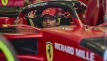 Sainz blijft bij Ferrari