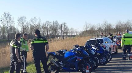 Politie neemt motoren in beslag na illegale straatrace in Brabant