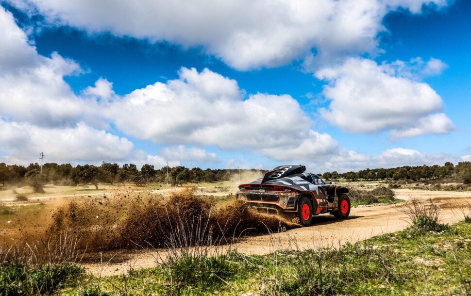 Audi RS Q e-tron en Ducati DesertX