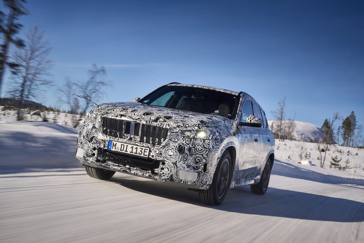 BMW deelt eerste officiële info en foto's van iX1