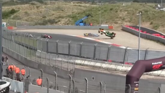 Video: keiharde Formule-crash op Zandvoort!
