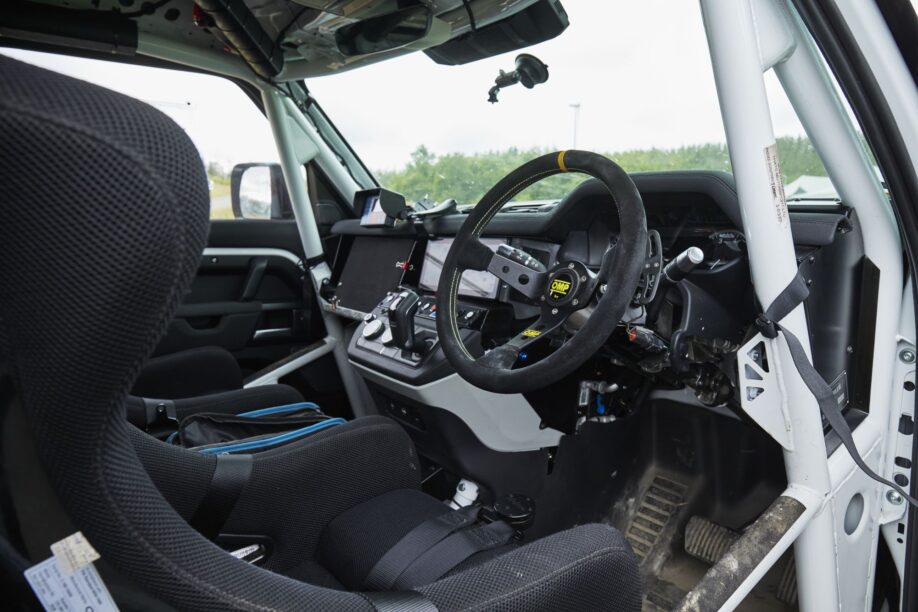 Racekuip en stuurtje Land Rover Defender Bowler Challenge