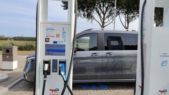 Elektrisch rijden nu duurder dan benzineauto