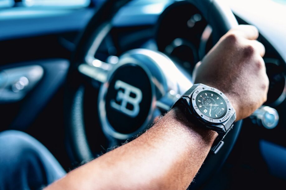 Bugatti onthult de eerste carbon smartwatch