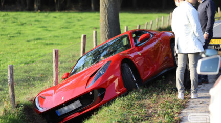 Ferrari 812 GTS greppel