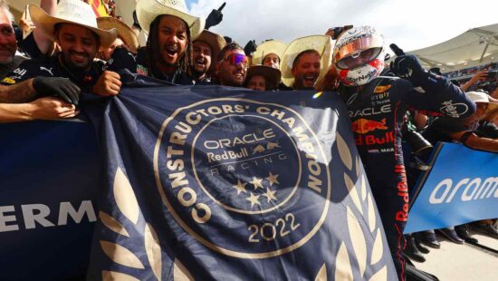 Video: Red Bull viert 2022 F1 constructeurstitel