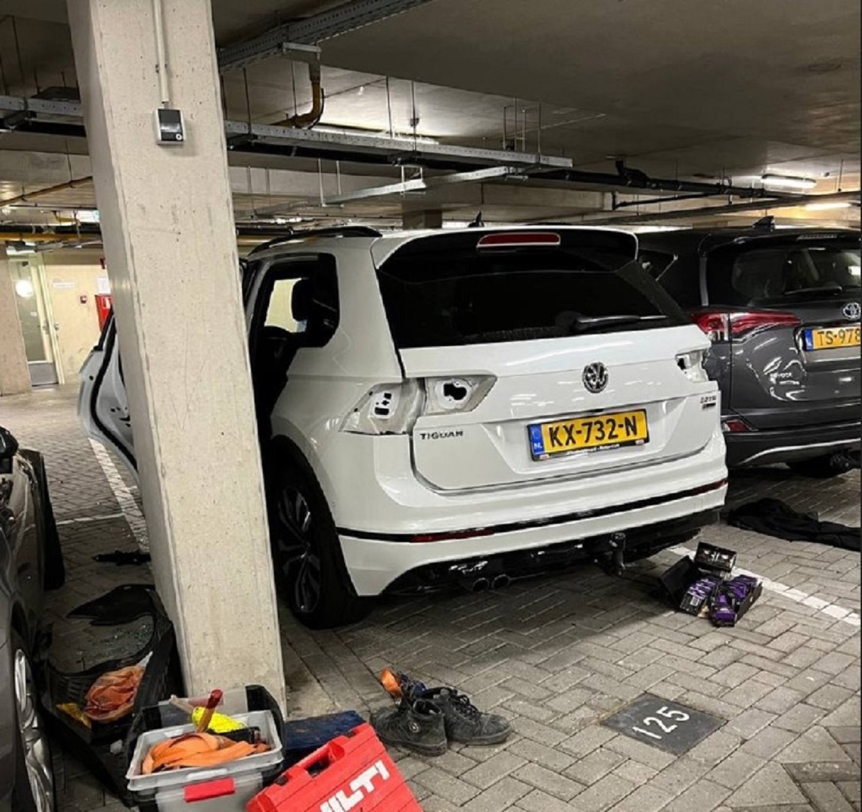 Autoslopers terroriseren wijk Nesselande in Rotterdam