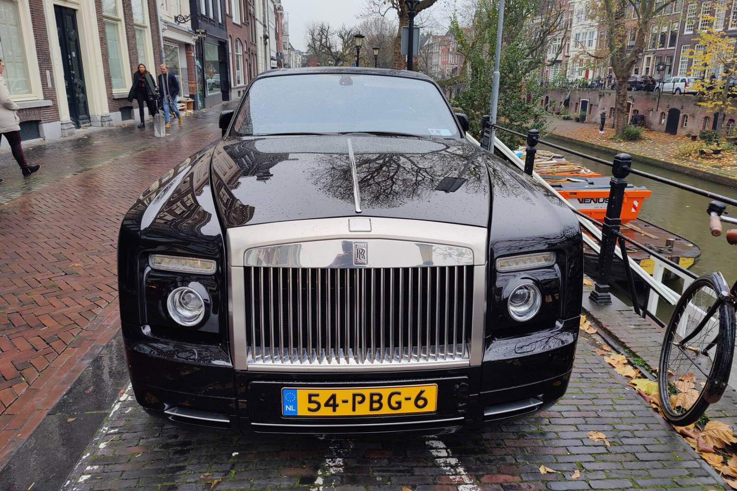 Spot Rolls-Royce Phantom Coupé