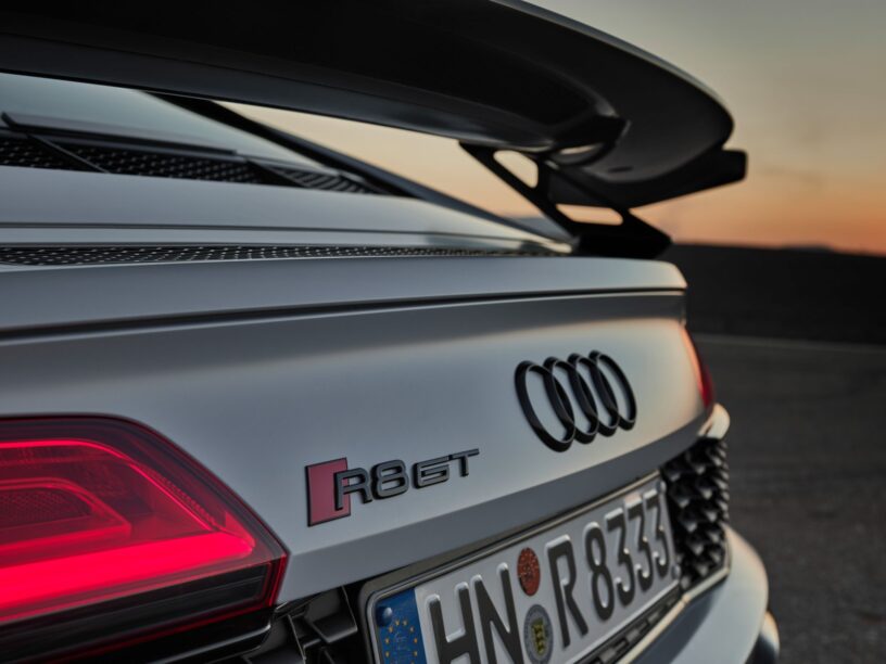 Audi R8 V10 GT RWD badge