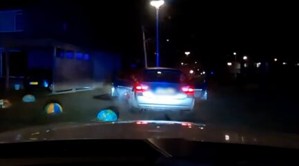 Video: politie achtervolgt gestolen BMW 3 serie Touring