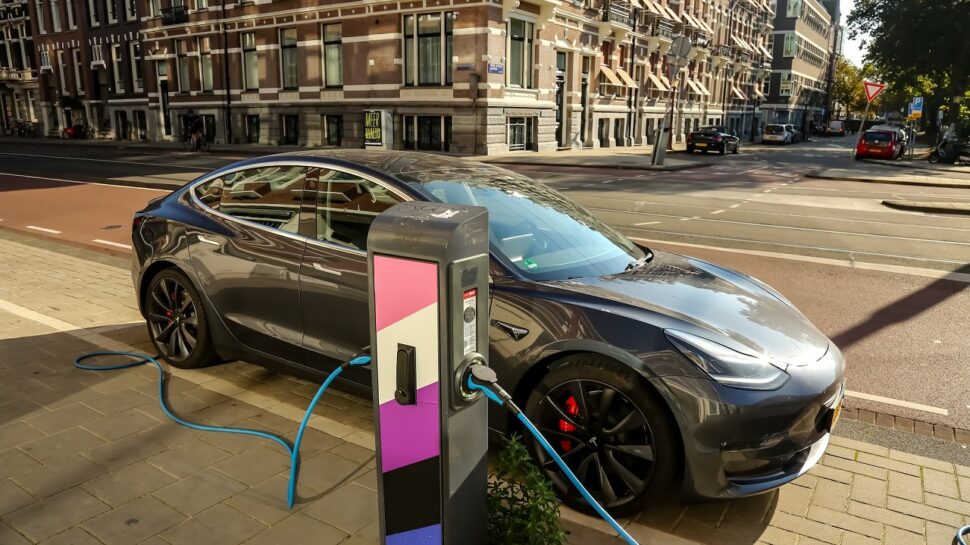De elektrische auto is bijna populairder dan de diesel!