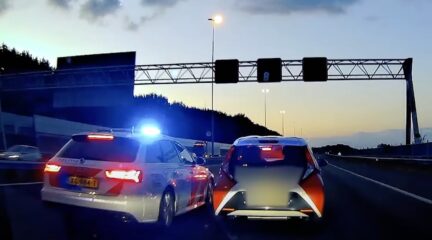 Video: politieachtervolging gestolen auto op de A4