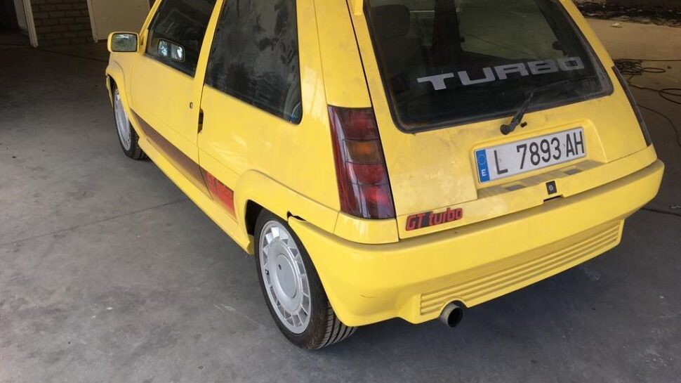 Red deze stoffige Renault 5 Turbo van de ondergang