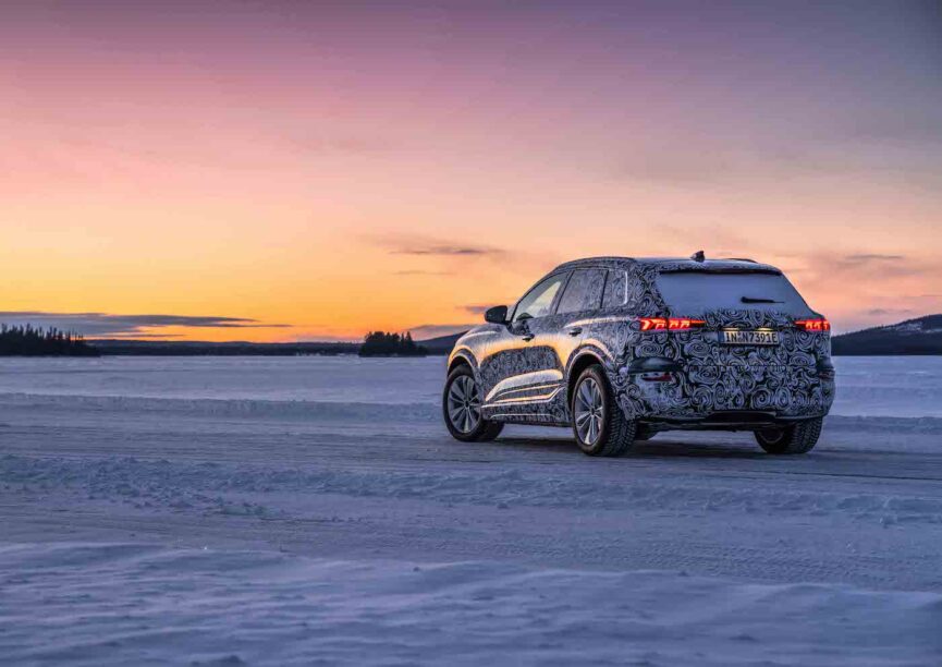 Audi Q6 e-tron laat alvast zijn gespleten koplampen zien