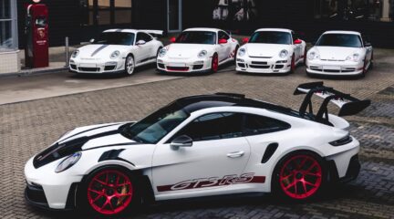 4 keer wit-rode Porsche 911 GT3 RS in Nederland