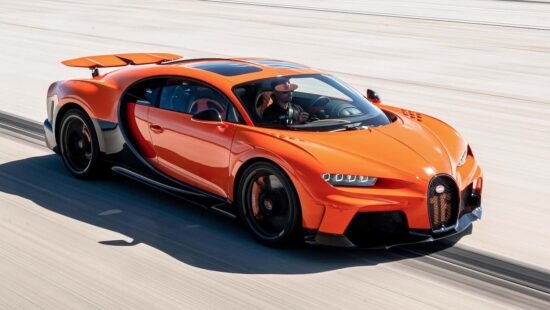 video: Bugatti laat eigenaren 400 km/u rijden