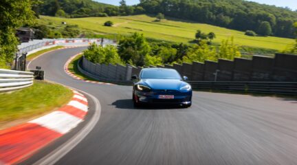 Tesla verbreekt Nürburgring-record