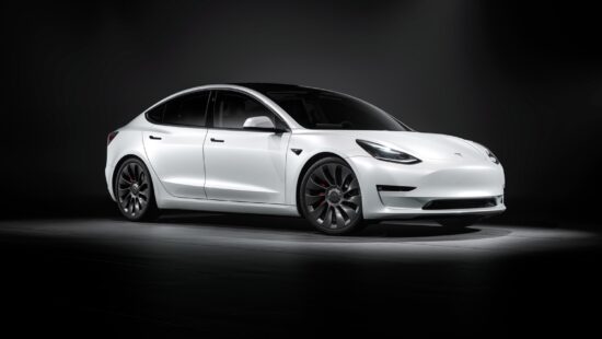 Tesla verlaagt model 3 prijs