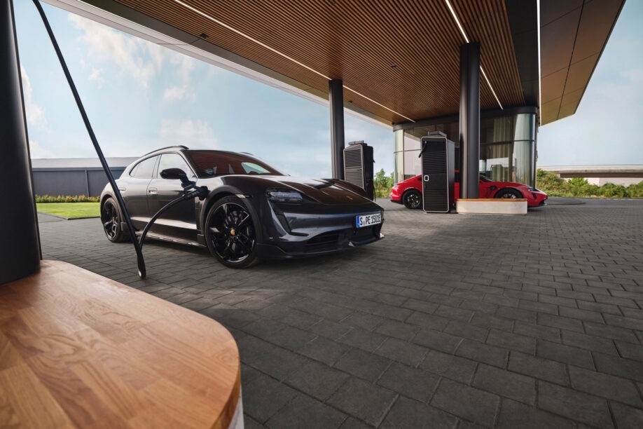 Porsche Charging Lounge