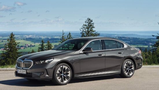Nieuwe BMW 5 Serie plug-in hybride levert tot 489 pk