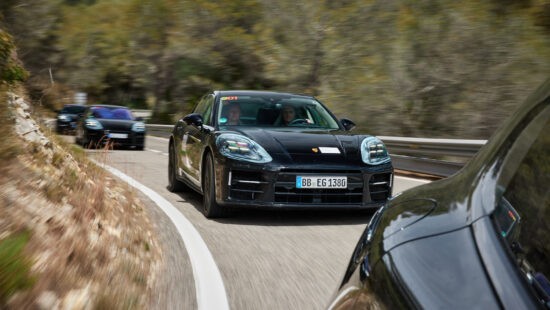 Nieuwe Porsche Panamera: meer hybride, grotere accu