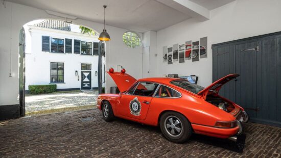 Brabantse villa van Porsche-liefhebber voor 6,5 miljoen te koop