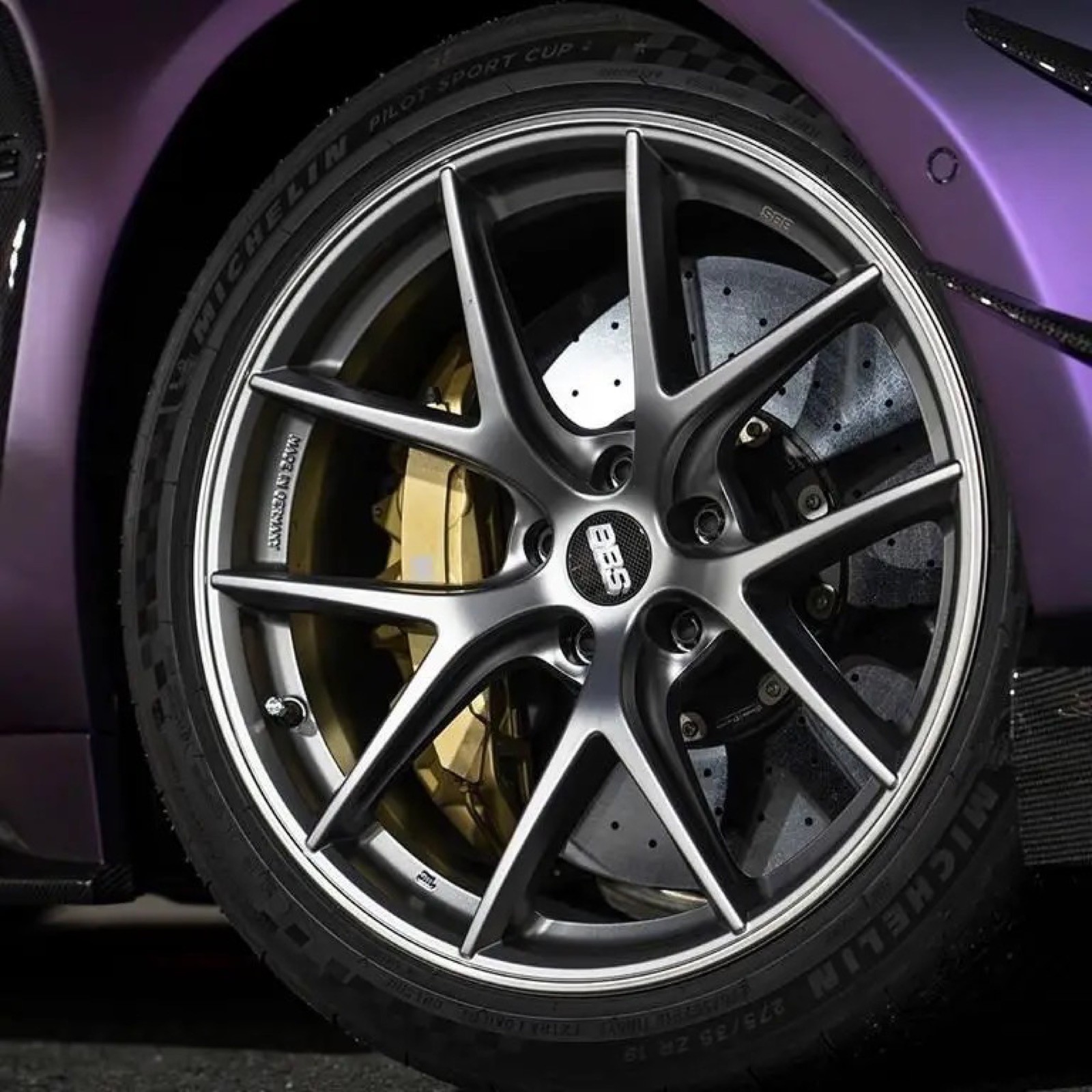 paarse BMW M3