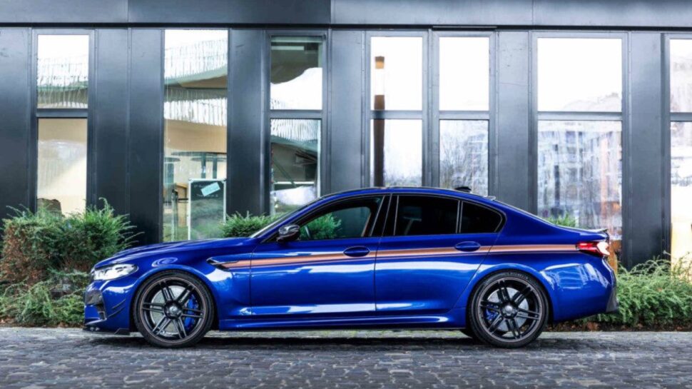 blauwe BMW F90