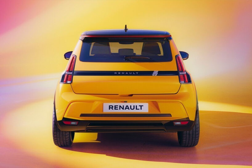 Renault 5 versus Peugeot e-208