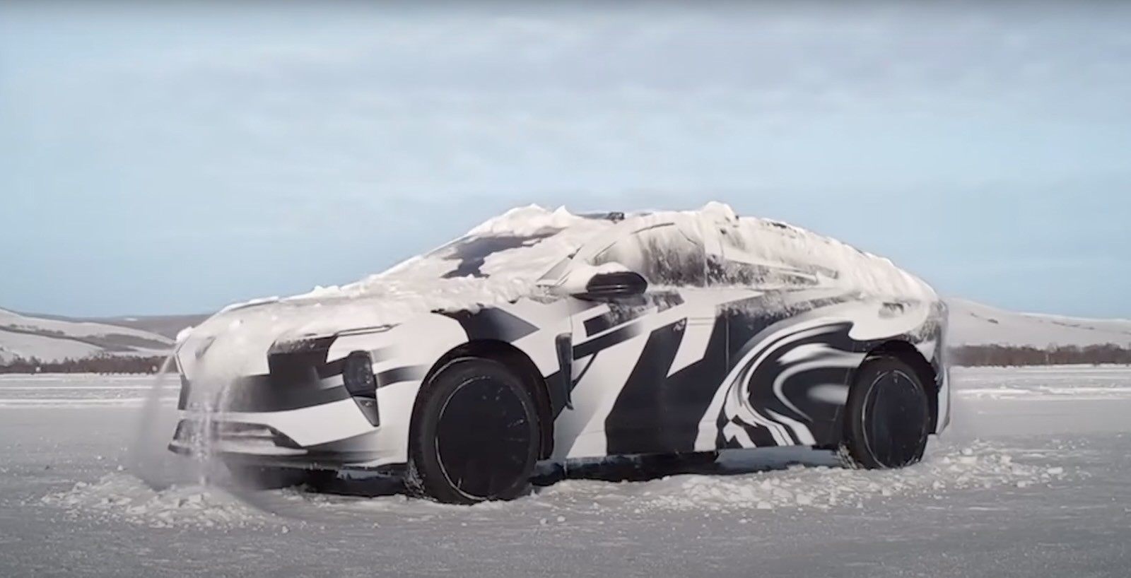 Video: Nio schudt zelfstandig sneeuw van auto