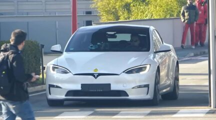 Ferrari test Tesla Model S Plaid
