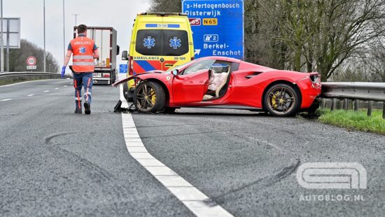 Ferrari 488 Spider crasht