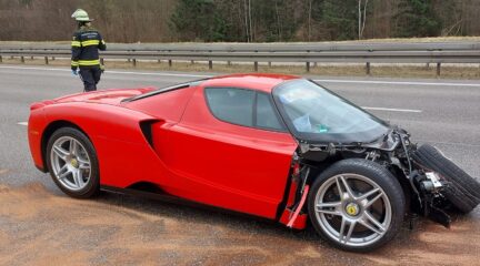 Ferrari Enzo crash autobahn