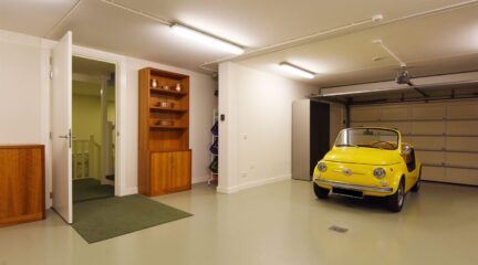 Fiat 500 Cabrio voor de zomer stallen doe je in dit huis