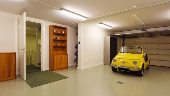 Fiat 500 Cabrio voor de zomer stallen doe je in dit huis