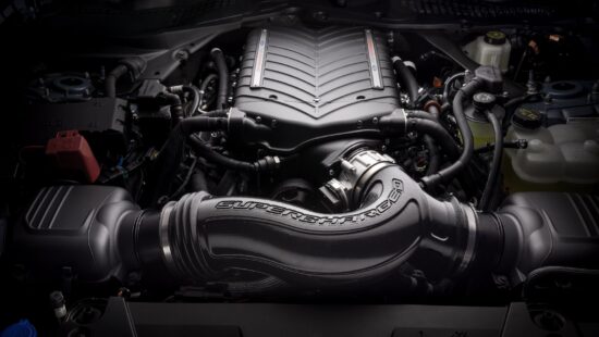 Ford verkoopt supercharger (800 pk) voor 10 ruggen