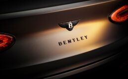 Voetballers kunnen lol op met Bentley Bentayga S Black Edition